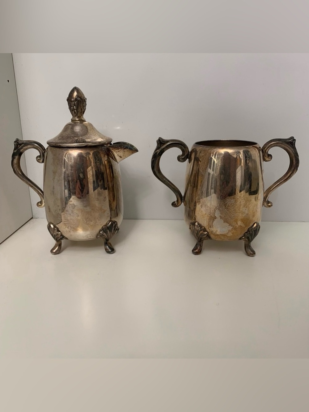 1950s era Vintage 5TH AVE. SILVER CO Silverplate Copper Creamer & Sugar Bowl Set